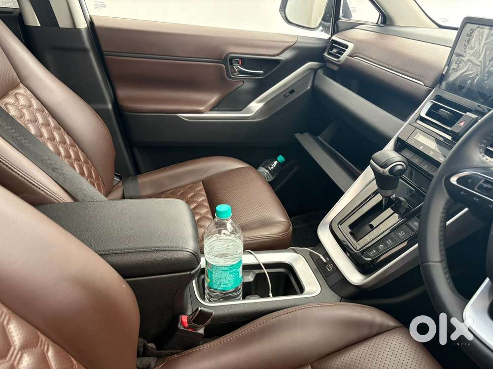 Toyota Innova Hycross 2.0 Vx Hybrid 7 Str, 2025, Petrol