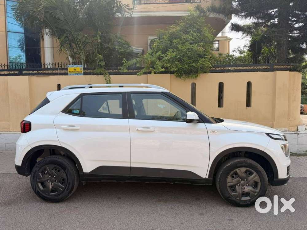 Hyundai Venue S 1.2 Petrol, 2025, Petrol