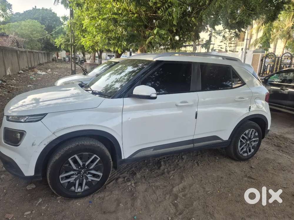 Hyundai Venue 2022 Diesel Well Maintained