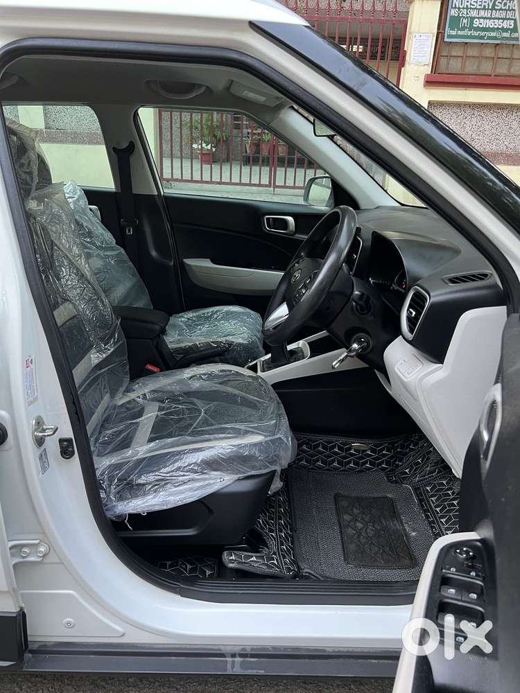 Hyundai Venue S 1.2 Petrol, 2022, Petrol