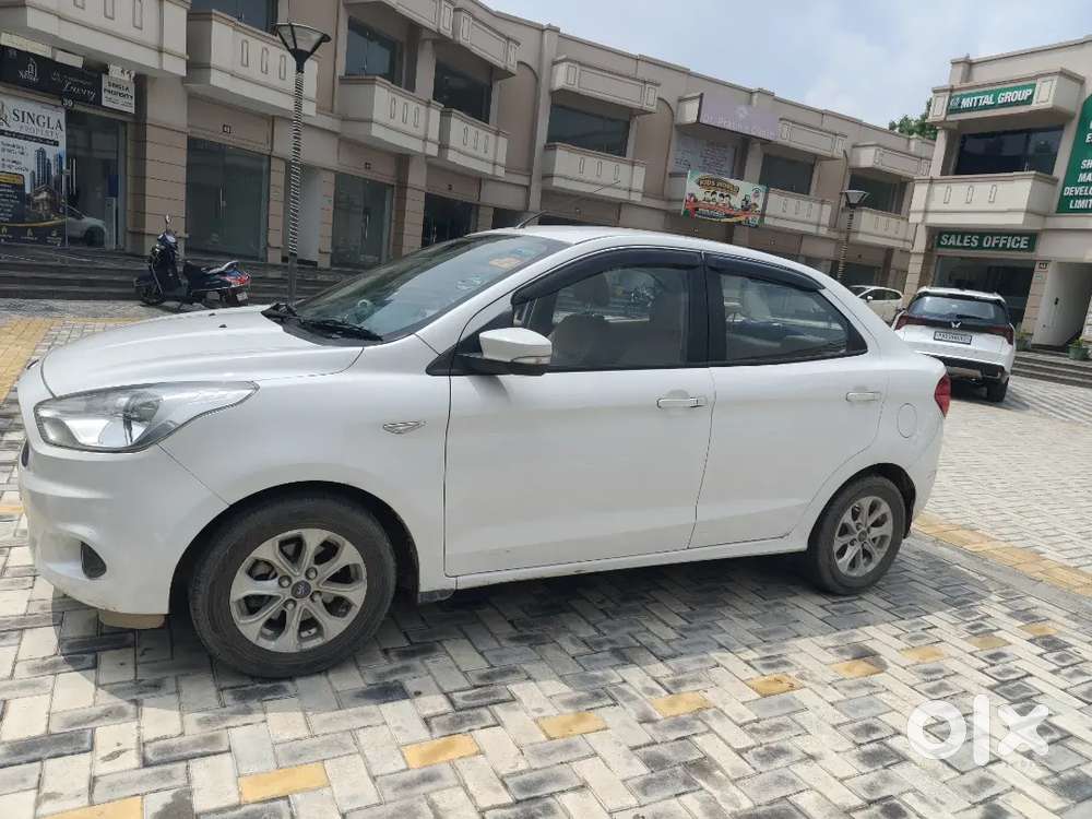 Ford Aspire Titanium Blu 2015
