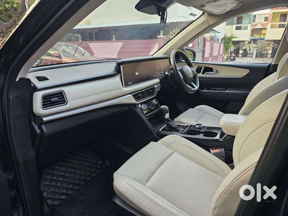 Mahindra Xuv700 2.2 Ax 7 Diesel At Luxury Pack Str, 2024, Diesel