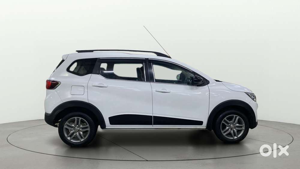 Renault Triber Rxz, 2021, Petrol