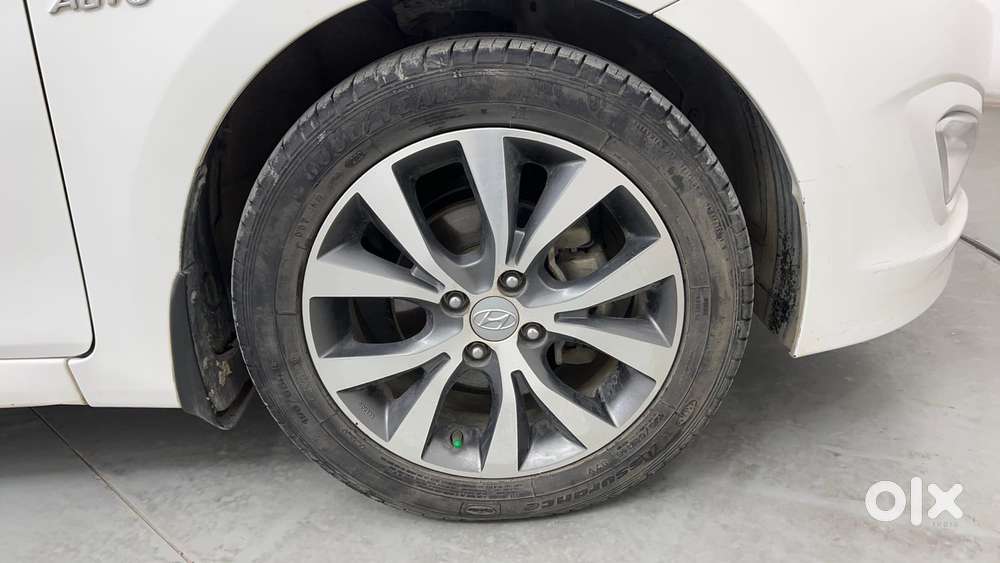 Hyundai Verna Fluidic 1.6 Vtvt Sx, 2017, Petrol