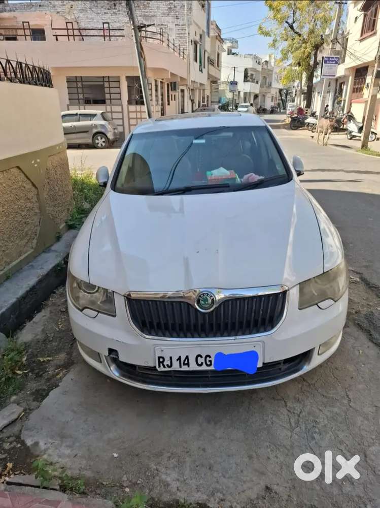 Skoda Superb Car