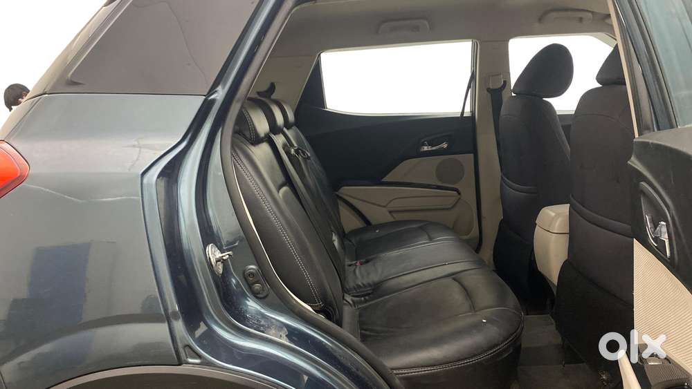 Mahindra Xuv300 W8, 2020, Petrol