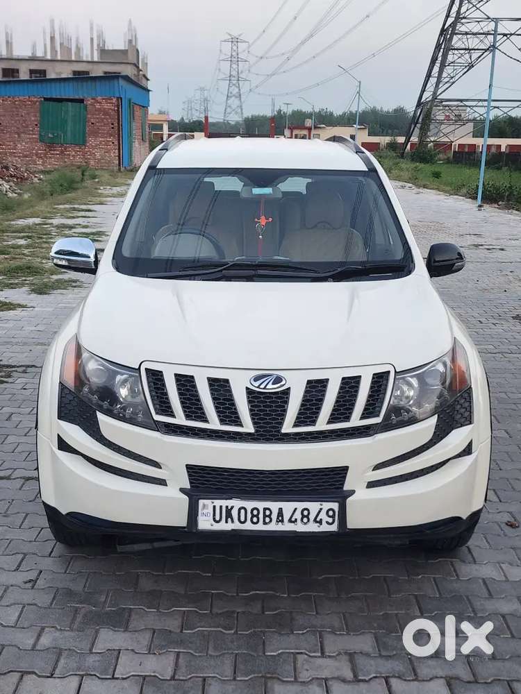 Mahindra Xuv W8
Airbags 
Central Lock 
Cruise Control
Allow Wheels
