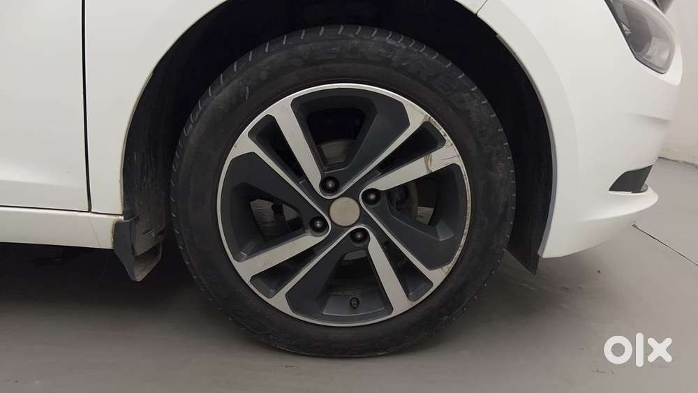 Tata Altroz Xz, 2023, Petrol