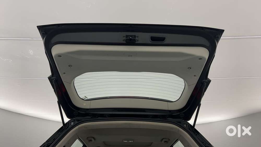 Mahindra Xuv300 W8 Option, 2022, Petrol