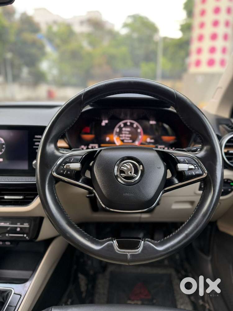 Skoda Slavia 1.5 Tsi Style At, 2023, Petrol