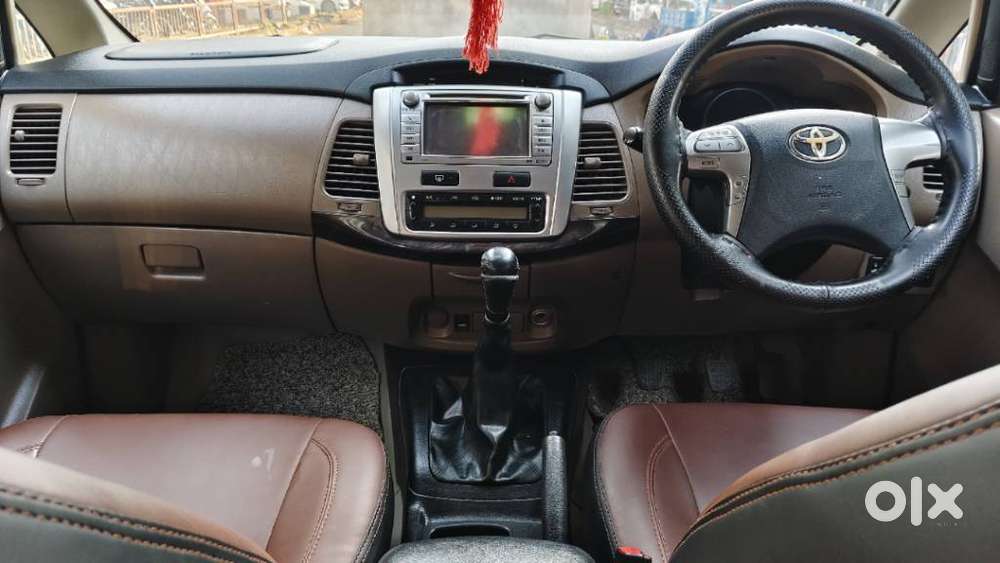 Toyota Innova 2.5 Vx 8 Str Bs-iii, 2015, Diesel