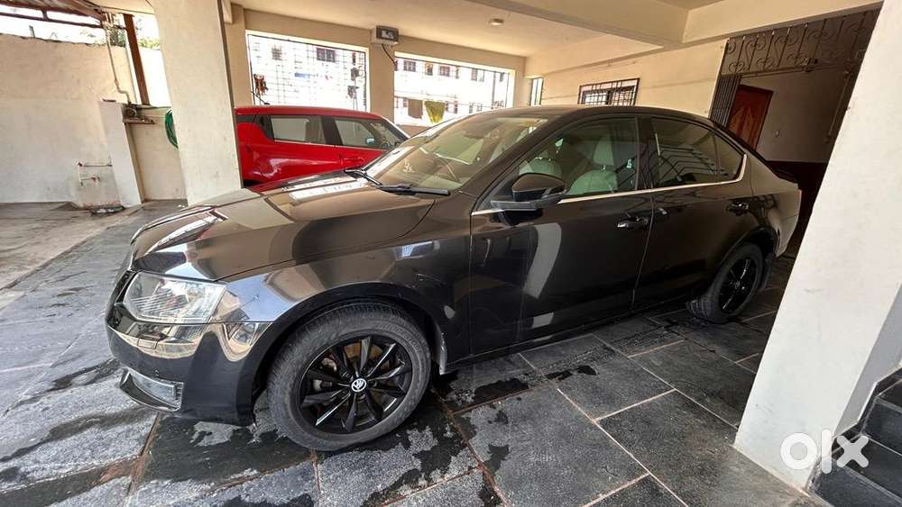 Skoda Octavia 2014 Diesel Well Maintained Spinny Cars24 Stay Away
