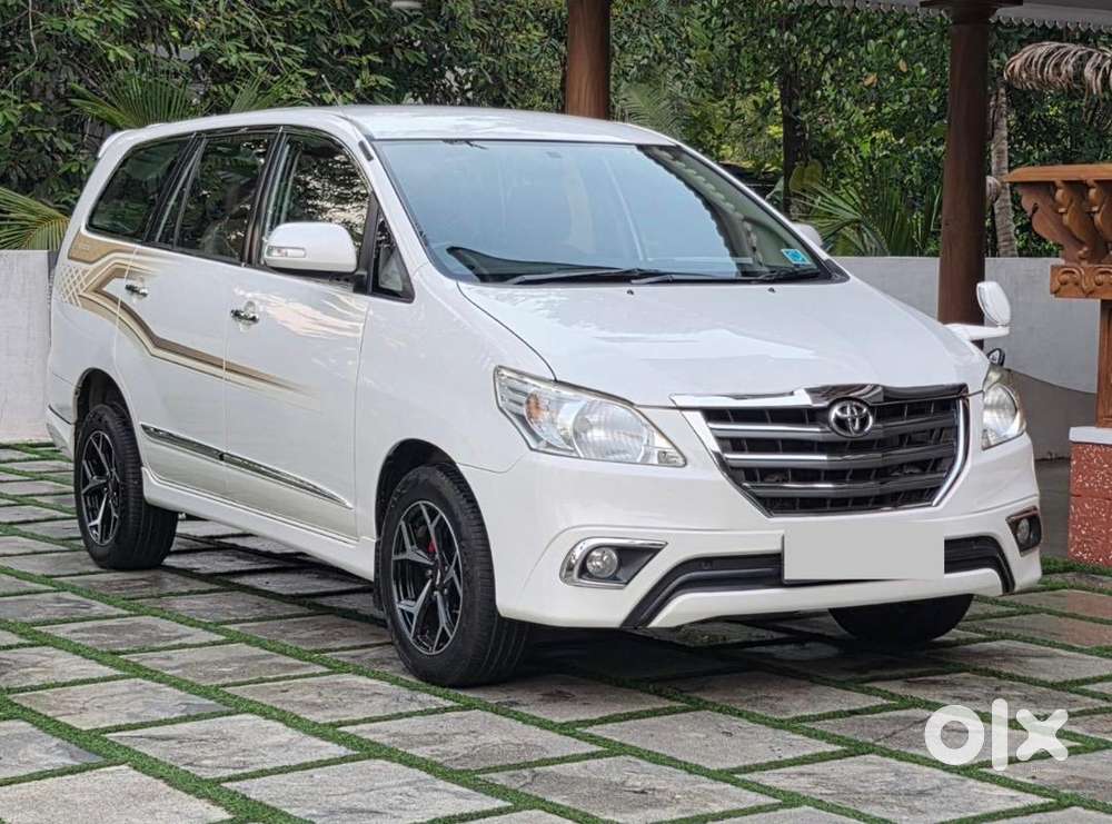 Toyota Innova 2015