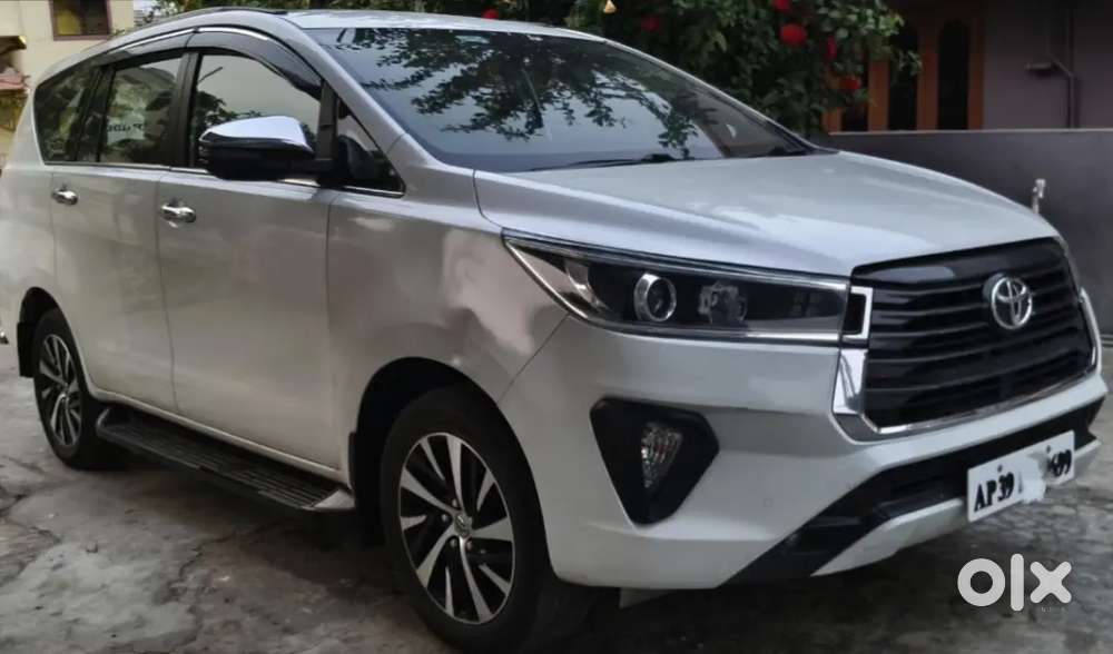 Innova Crysta Z Version