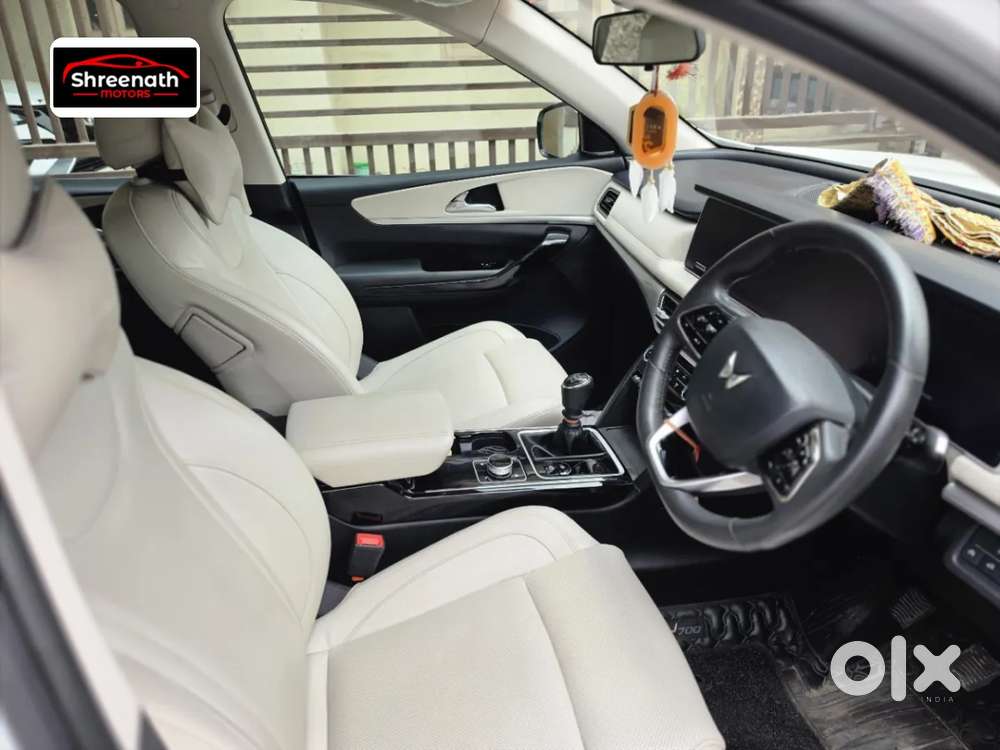 Mahindra Xuv700 2.2 Ax 7 Diesel Mt Luxury Pack Str, 2024, Diesel