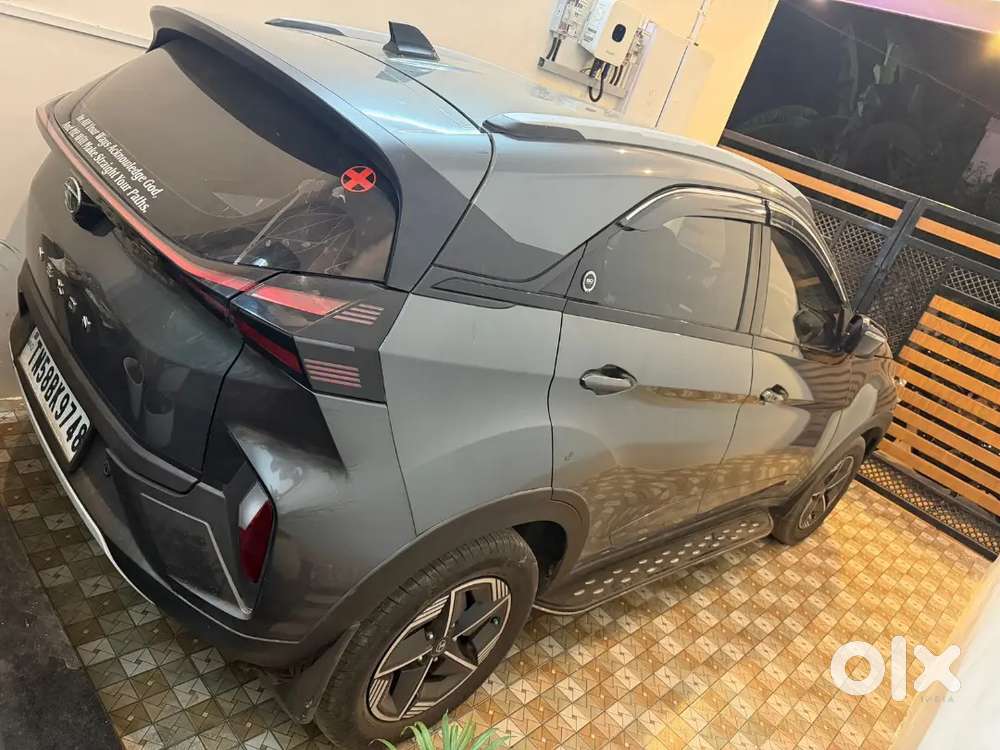 Tata Nexon Crtv 2023 For 8. 15 Lakhs