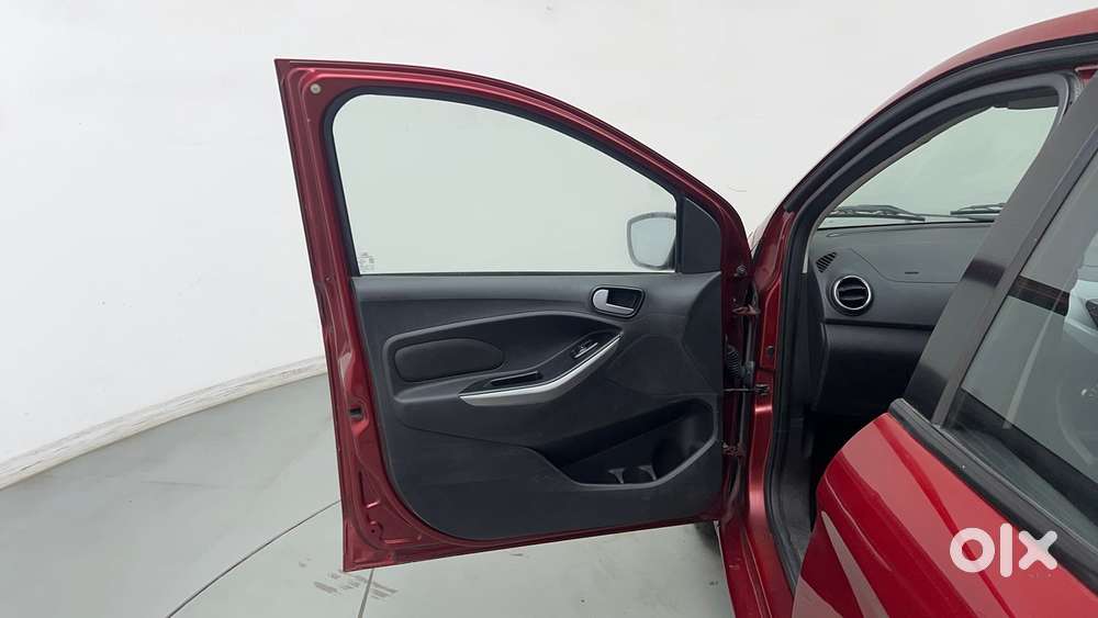 Ford Figo Petrol Titanium, 2017, Petrol