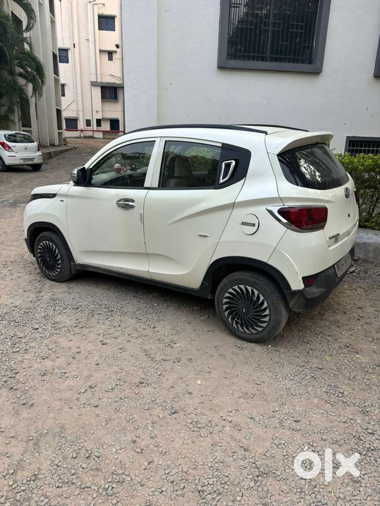 Mahindra Kuv 100 2017