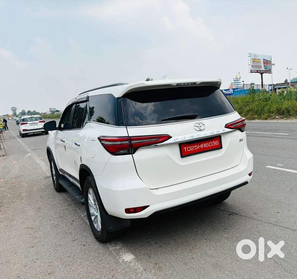 Toyota Fortuner Diesel 4x4 2024 New Tyre New Inursance Showroom Car