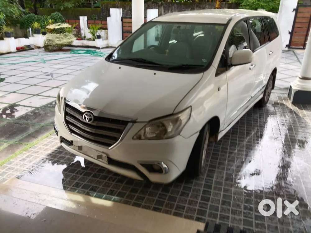 Toyota Innova Diesel 2014