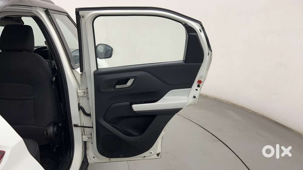 Tata Punch 1.2 Revotron Creative Amt Dual Tone, 2022, Petrol