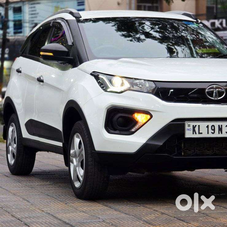 Tata Nexon 1.2 Revotron Xm (s), 2022, Petrol
