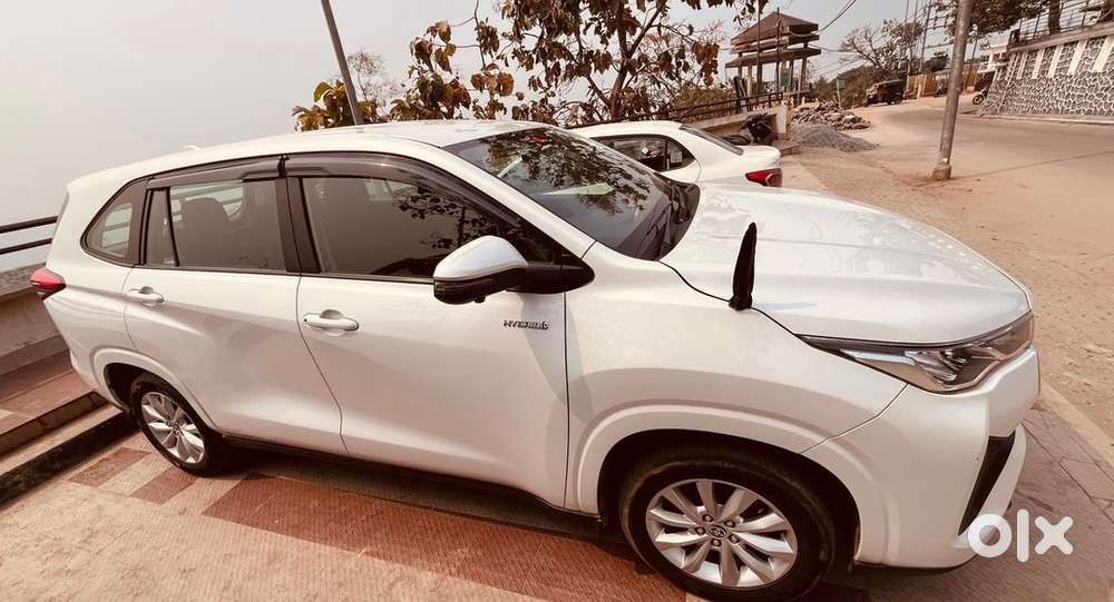 Toyota Innova Hybrid 2023