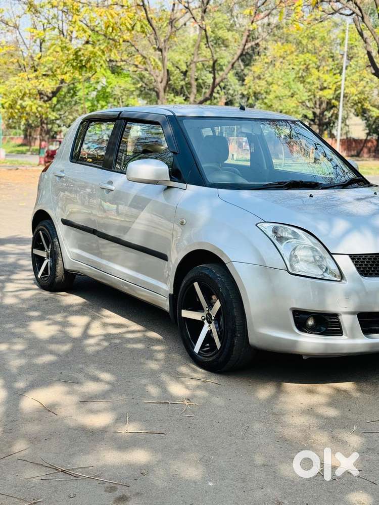 Maruti Suzuki Swift Vxi + Manual, 2010, Petrol