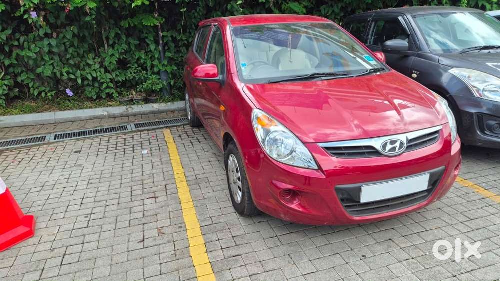 Hyundai I20 Car, 2010 Model, Magna, Tax Paid Up To 2030