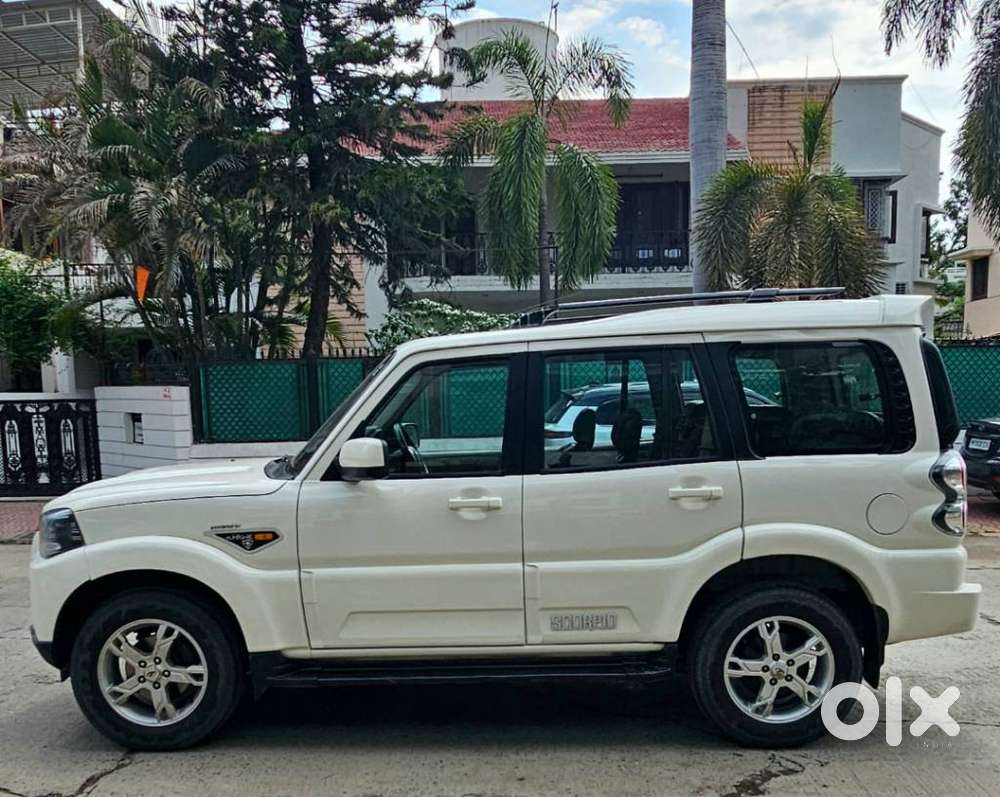 Mahindra Scorpio S10, 2015, Diesel