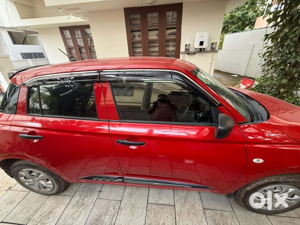 Maruti Swift Lxi Petrol Mt 2025 - Blitz Edition [mfg Year: Sept 2024]