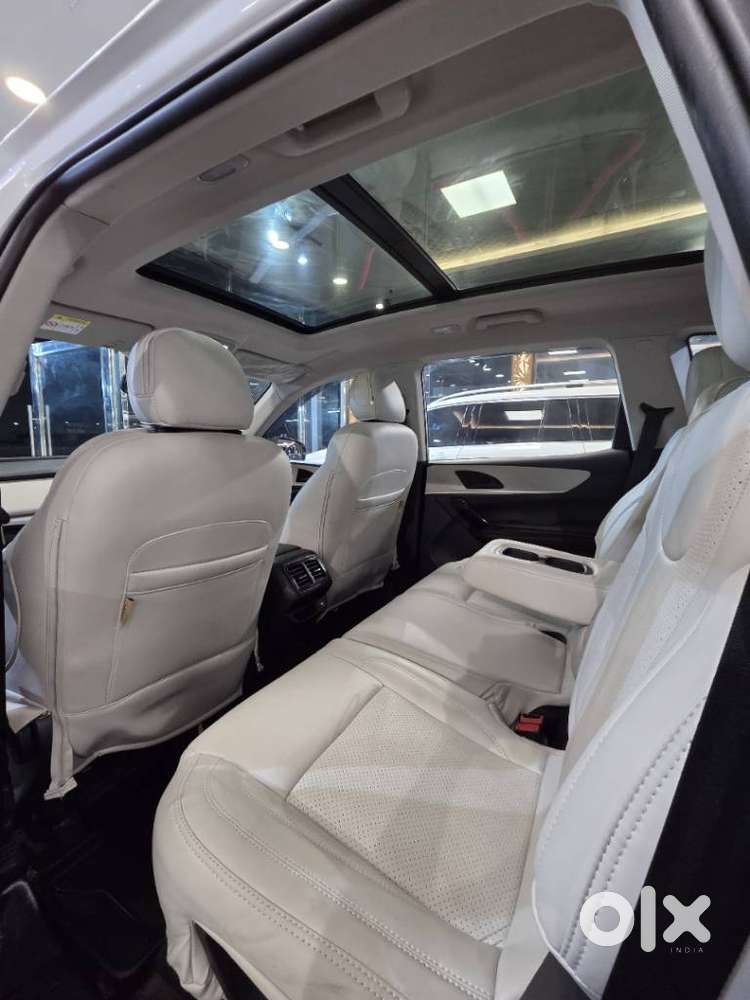 Mahindra Xuv700 2.2 Ax 5 Diesel At 7 Str, 2024, Diesel