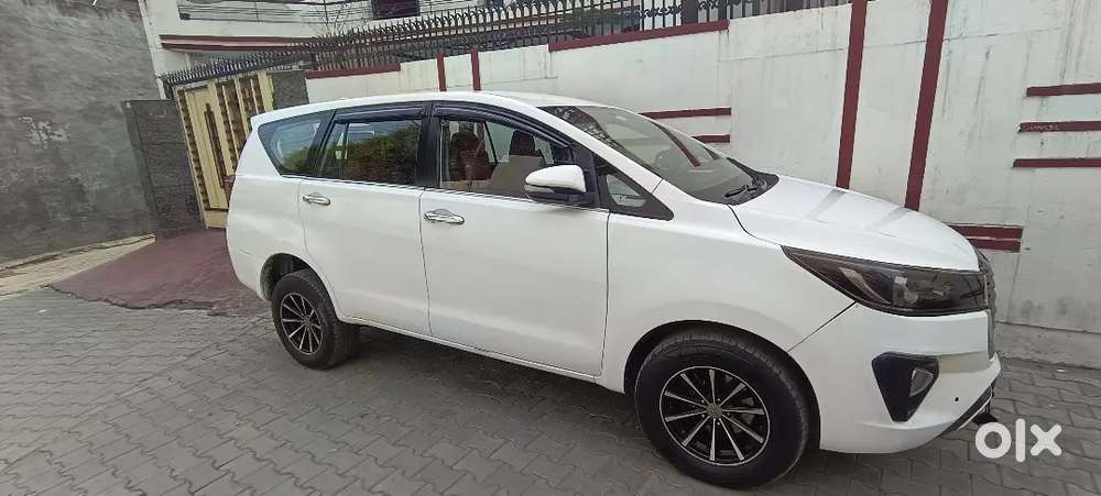 2017 Model Crysta