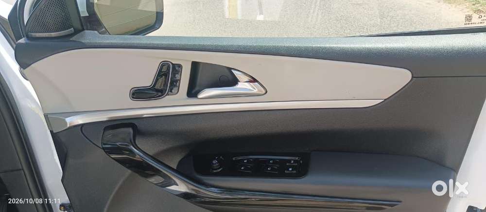 Mahindra Xuv700 2.0 Ax 7 Petrol At Luxury Pack Str, 2024, Diesel