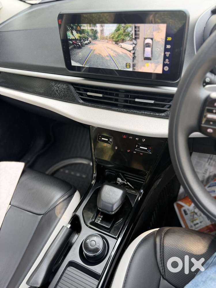 Tata Nexon, 2025, Petrol