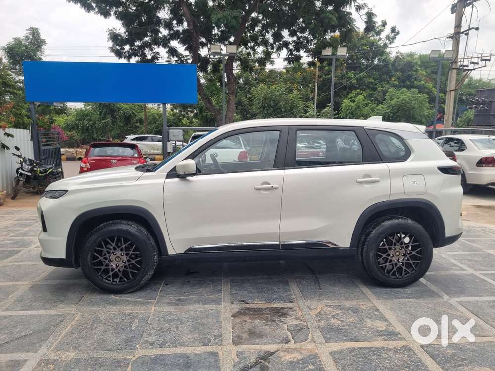 Maruti Suzuki Grand Vitara 1.5 Delta Smart Hybrid At, 2023, Petrol