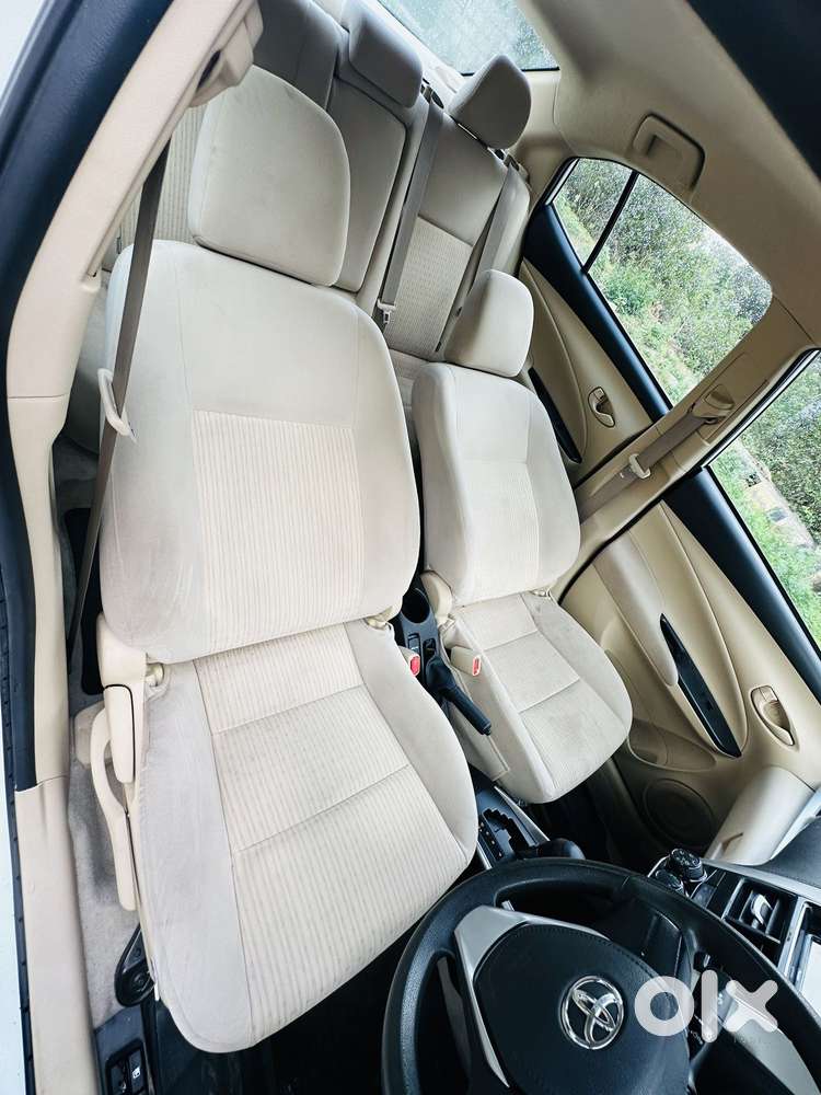 Toyota Yaris J Cvt, 2019, Petrol