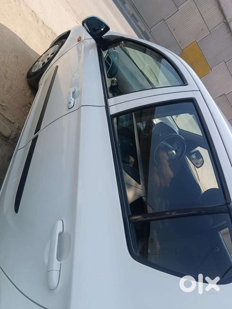 Genuine 52000 Km Driven With Ambient Lighting Installed