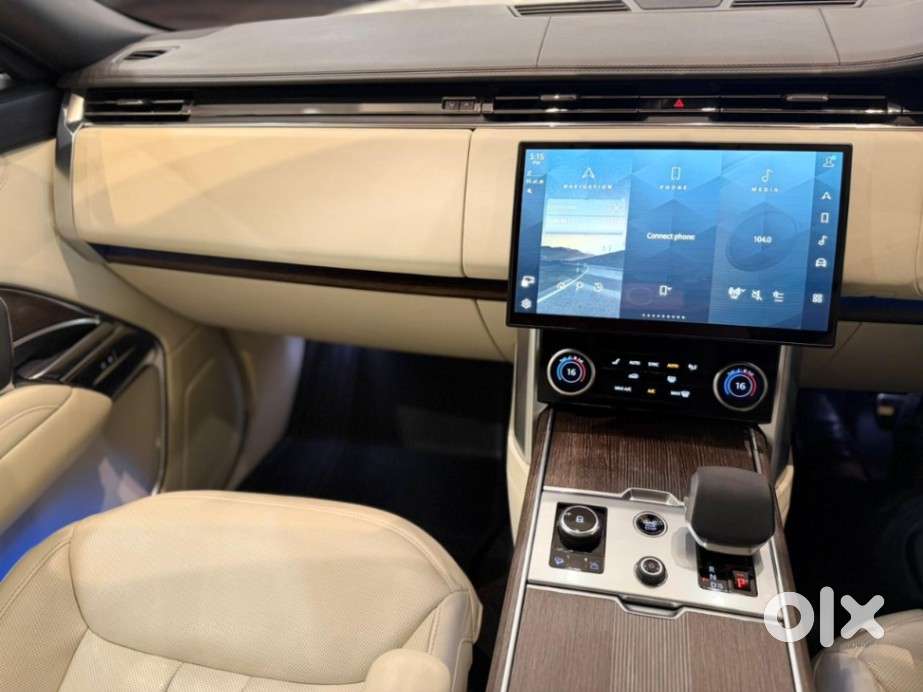 Land Rover Range Autobiography Lwb 4.4 Petrol 7 Str, 2023, Petrol