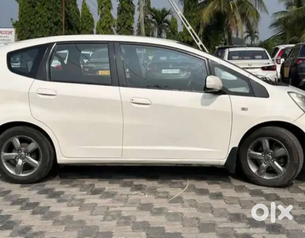 No Scratch Marks, Full On Condition, With Running Ac, Music System