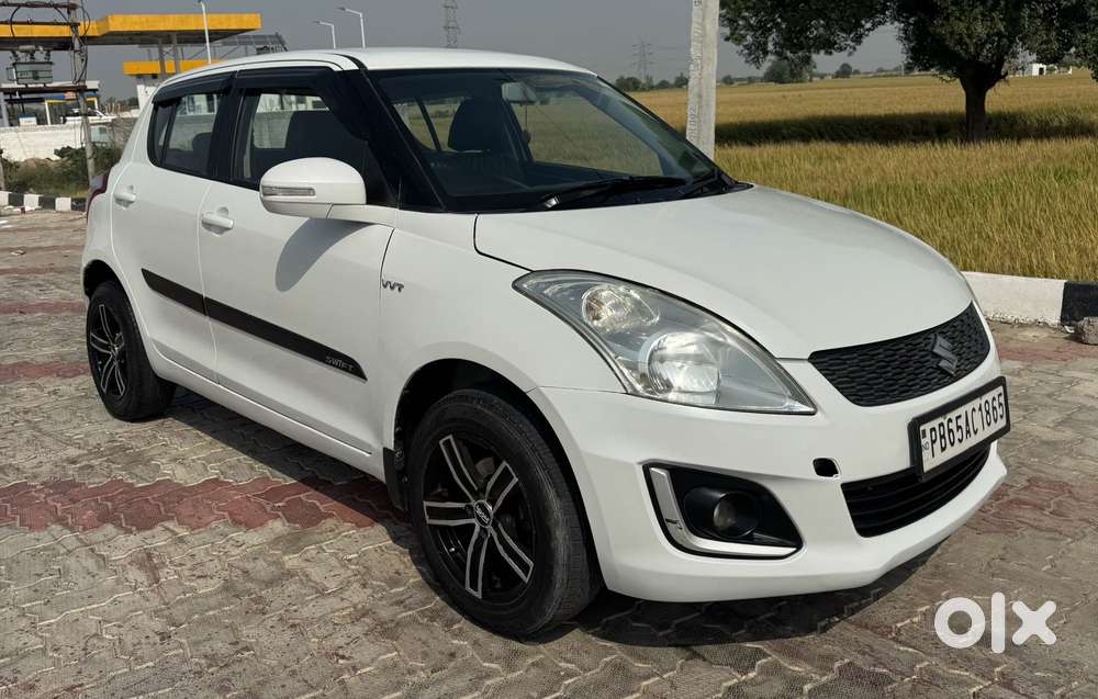 Maruti Suzuki Swift Vxi With Abs, 2015, Petrol