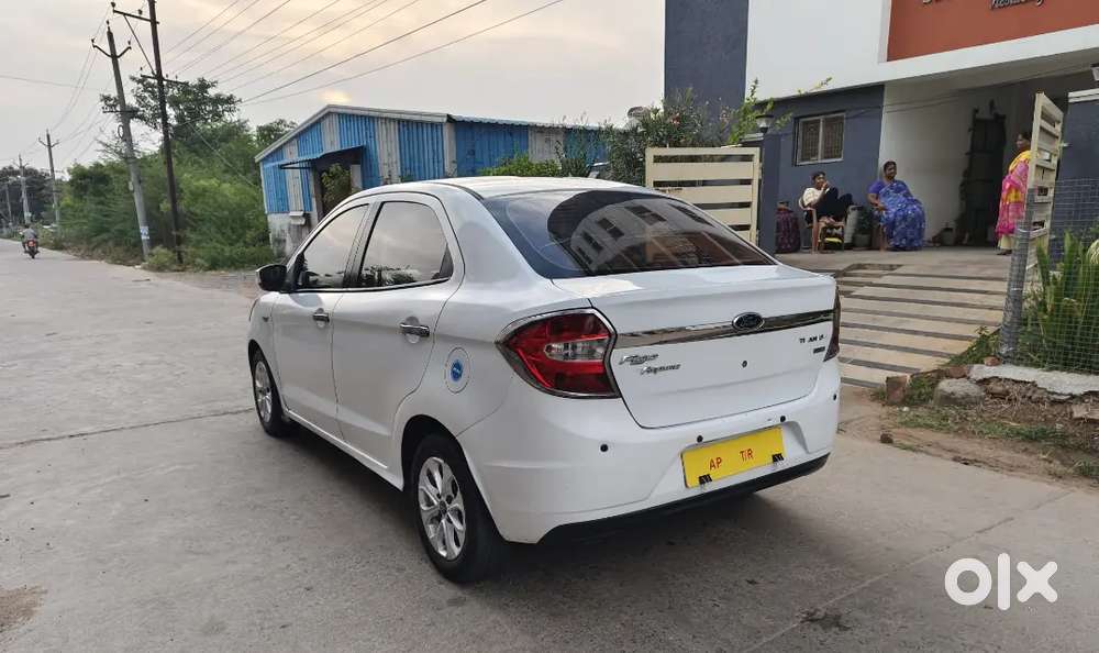 Ford Aspire Blu 2017
