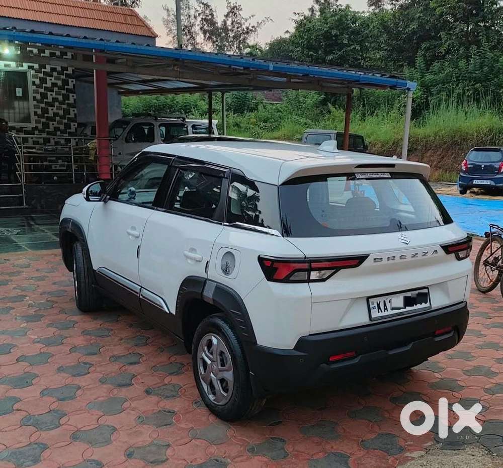 Maruti Suzuki Brezza 1.5 Vxi Smart Hybrid, 2025, Petrol