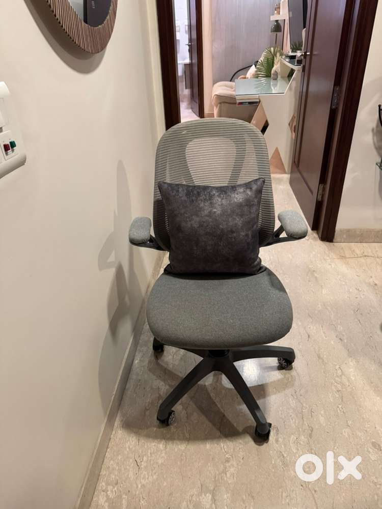 Study table white
