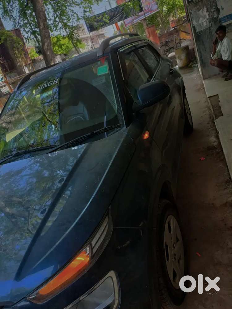 Hyundai Venue 2020 Petrol Well Maintained