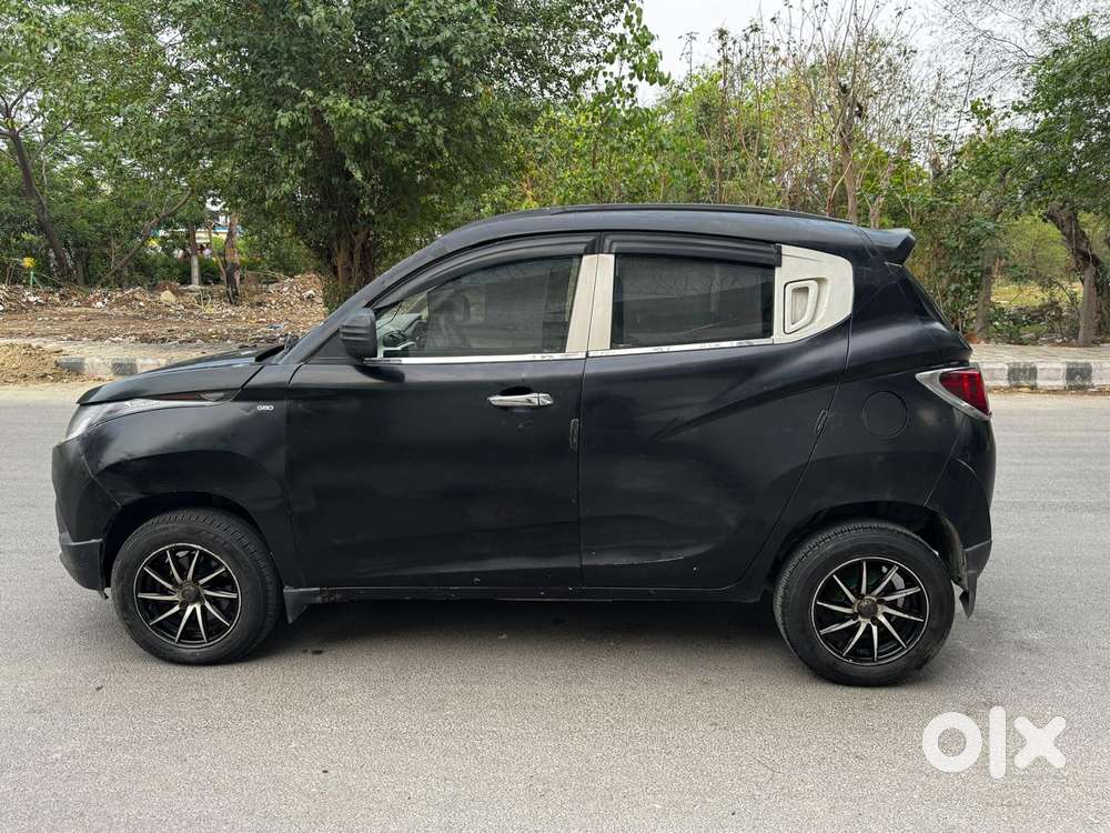 Mahindra Kuv 100 Mahindra-kuv-100-d75-k2, 2016, Petrol