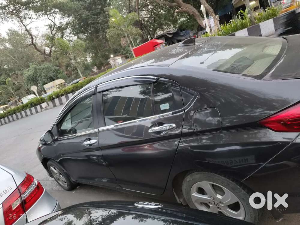 Honda City 4th Gen Vx Cvt I-vtec-automatic Top Model