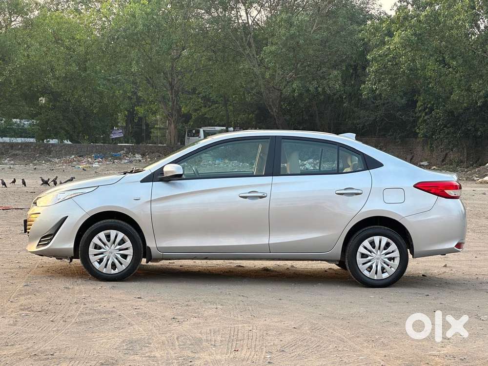 Toyota Yaris J Cvt, 2019, Petrol
