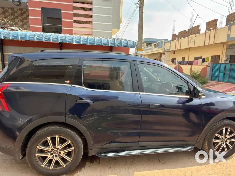 Mahindra Xuv700 2021 Diesel Well Maintained