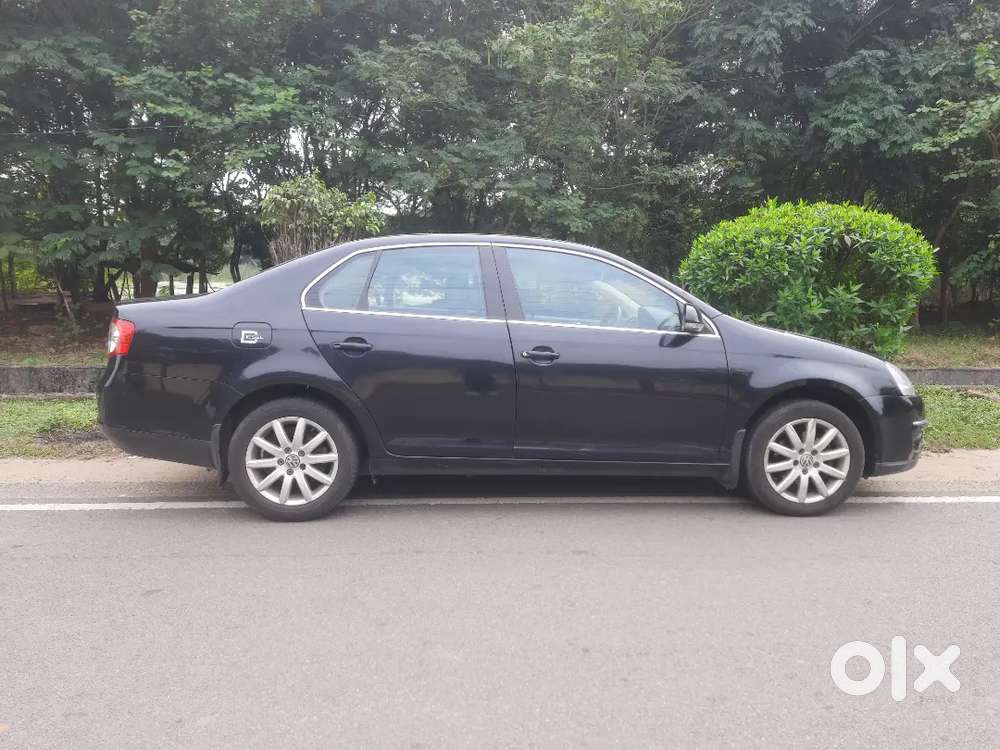 Vw Jetta Highline Diesel Less Used Showroom Track,tyres Good, Chill Ac